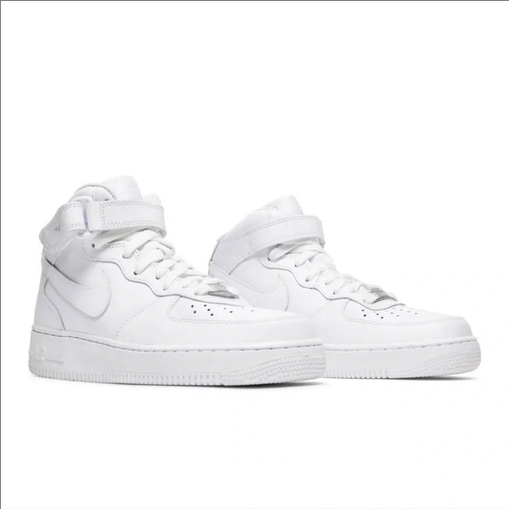 NIKE AIR FORCE 1 '07 MID 'TRIPLE WHITE'
8.5 Women / 7Y Men - Picture 8 of 9